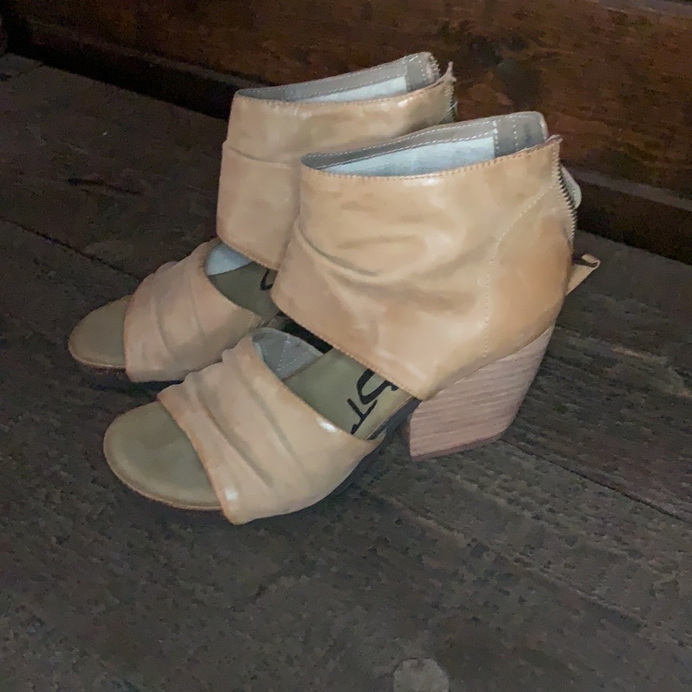 Patchouli Open-toe bootie
